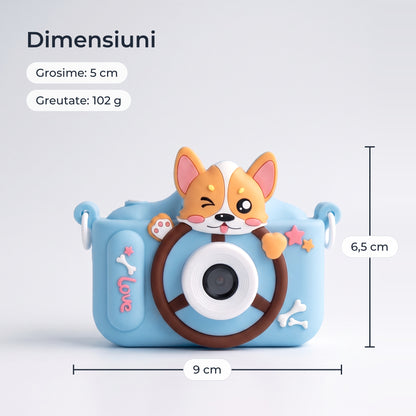 Dimensiunile aparatului foto: 9 cm lățime, 6,5 cm înălțime, 5 cm grosime, 102 g 