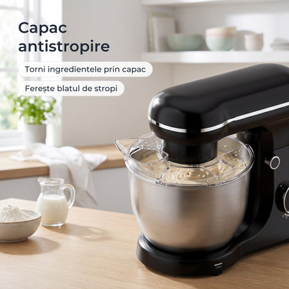 Capacul antistropire al mixerului negru: torni ingredientele prin deschizătura capacului 
