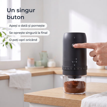 Râșnița neagră pornește cu o singură apăsare de buton și se oprește singură 